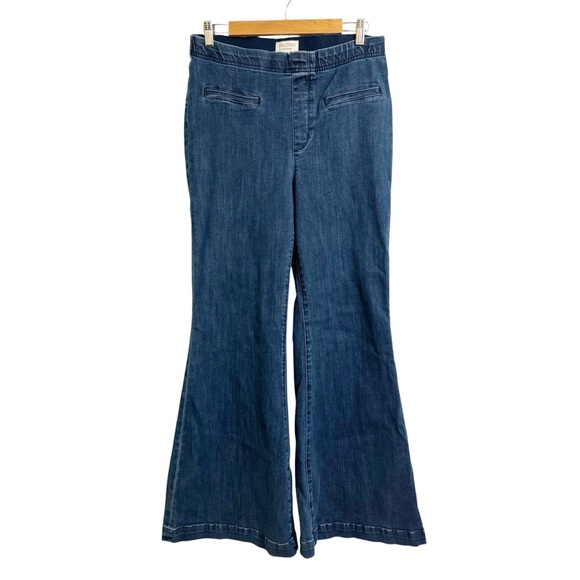 Pilcro High-Rise Pull-On Retro Flare Jeans Size 32 - Picture 2 of 7